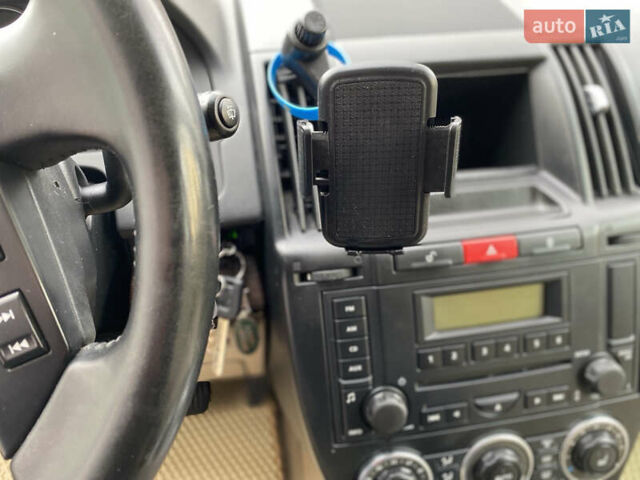 Червоний Ленд Ровер Freelander, об'ємом двигуна 2.2 л та пробігом 170 тис. км за 13300 $, фото 7 на Automoto.ua