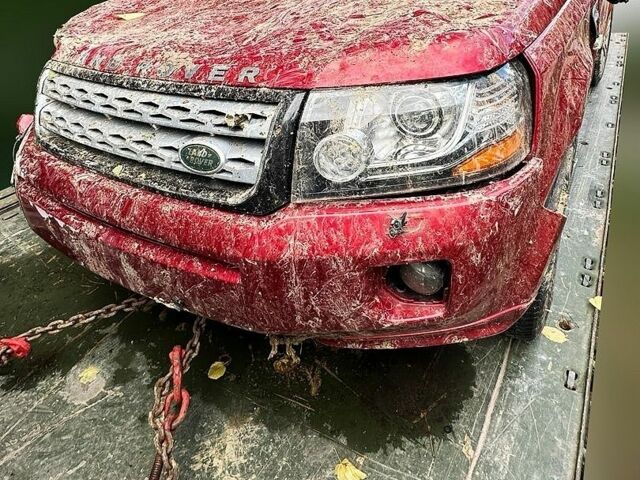 Червоний Ленд Ровер Freelander, об'ємом двигуна 2 л та пробігом 120 тис. км за 5000 $, фото 8 на Automoto.ua