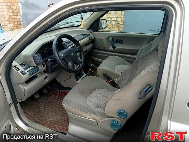 Ленд Ровер Freelander, об'ємом двигуна 2 л та пробігом 200 тис. км за 2800 $, фото 5 на Automoto.ua