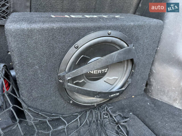 Желтый Ленд Ровер Фрилендер, объемом двигателя 1.95 л и пробегом 364 тыс. км за 7000 $, фото 17 на Automoto.ua