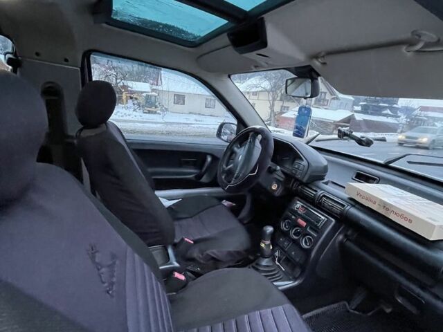 Серый Ленд Ровер Фрилендер, объемом двигателя 1.8 л и пробегом 165 тыс. км за 5200 $, фото 2 на Automoto.ua