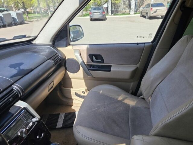 Сірий Ленд Ровер Freelander, об'ємом двигуна 2.5 л та пробігом 300 тис. км за 1943 $, фото 9 на Automoto.ua