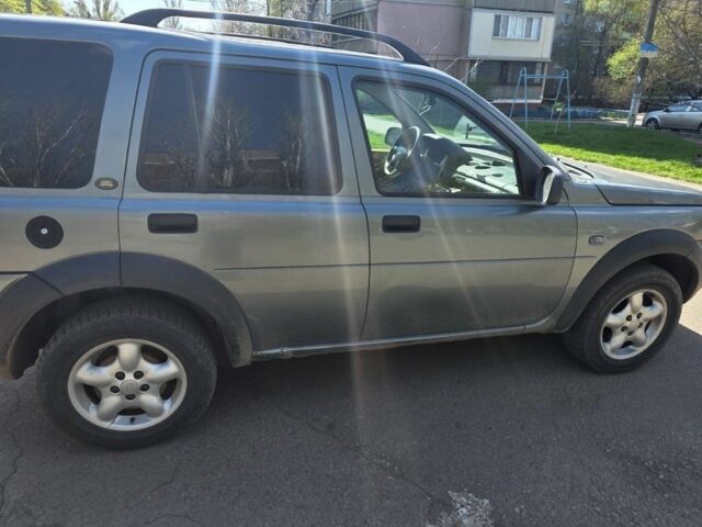 Сірий Ленд Ровер Freelander, об'ємом двигуна 2.5 л та пробігом 300 тис. км за 1943 $, фото 3 на Automoto.ua
