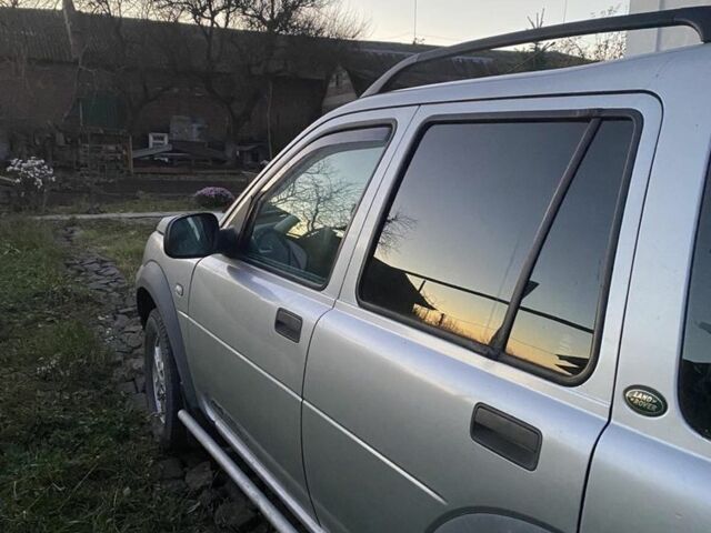 Серый Ленд Ровер Фрилендер, объемом двигателя 1.8 л и пробегом 238 тыс. км за 5000 $, фото 2 на Automoto.ua