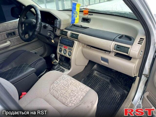 Серый Ленд Ровер Фрилендер, объемом двигателя 2 л и пробегом 280 тыс. км за 4200 $, фото 11 на Automoto.ua