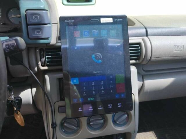 Серый Ленд Ровер Фрилендер, объемом двигателя 2 л и пробегом 354 тыс. км за 5000 $, фото 3 на Automoto.ua