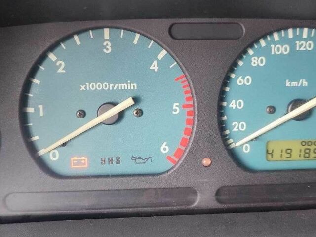 Серый Ленд Ровер Фрилендер, объемом двигателя 2 л и пробегом 400 тыс. км за 2309 $, фото 5 на Automoto.ua