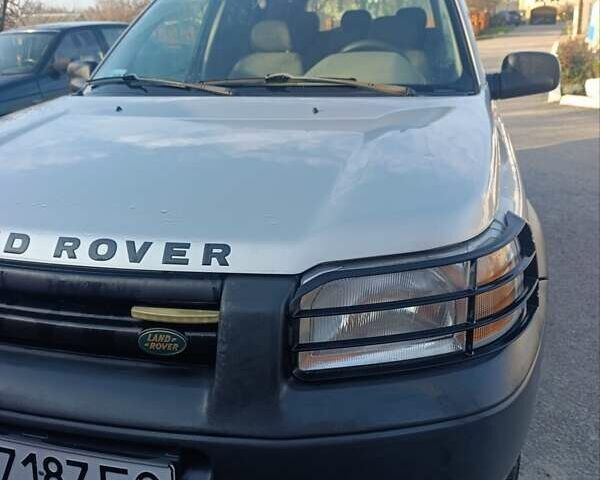 Серый Ленд Ровер Фрилендер, объемом двигателя 1.99 л и пробегом 266 тыс. км за 4999 $, фото 6 на Automoto.ua