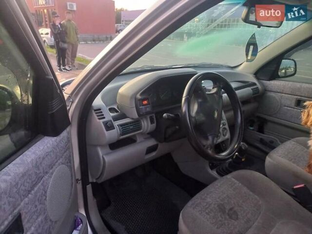 Сірий Ленд Ровер Freelander, об'ємом двигуна 1.99 л та пробігом 270 тис. км за 4500 $, фото 9 на Automoto.ua