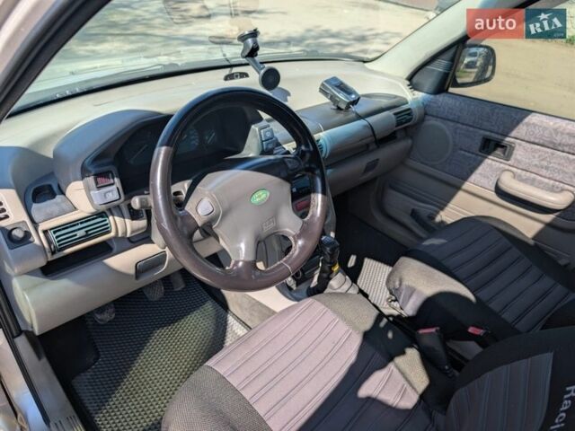 Сірий Ленд Ровер Freelander, об'ємом двигуна 2 л та пробігом 248 тис. км за 4300 $, фото 7 на Automoto.ua