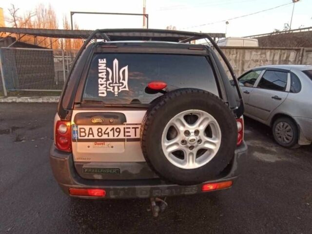 Серый Ленд Ровер Фрилендер, объемом двигателя 2 л и пробегом 354 тыс. км за 5000 $, фото 8 на Automoto.ua