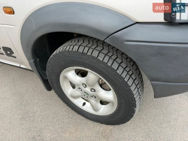 Серый Ленд Ровер Фрилендер, объемом двигателя 2 л и пробегом 266 тыс. км за 5200 $, фото 29 на Automoto.ua