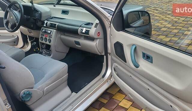 Серый Ленд Ровер Фрилендер, объемом двигателя 1.8 л и пробегом 320 тыс. км за 4300 $, фото 8 на Automoto.ua