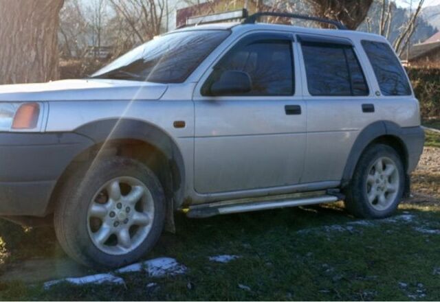 Серый Ленд Ровер Фрилендер, объемом двигателя 2 л и пробегом 200 тыс. км за 4400 $, фото 2 на Automoto.ua