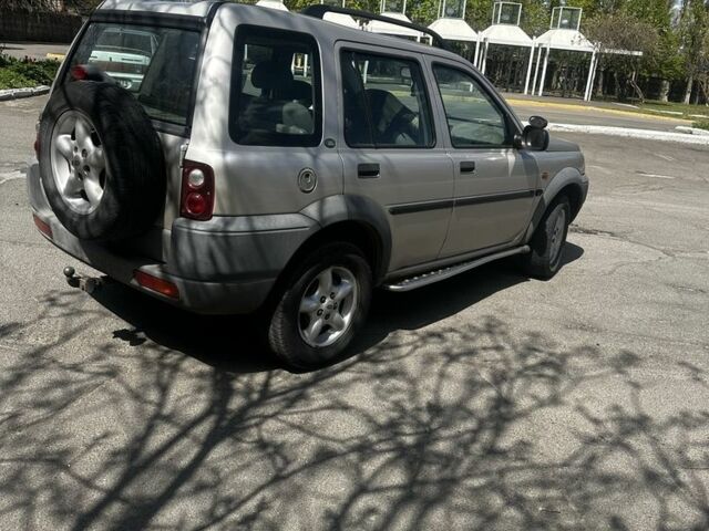 Сірий Ленд Ровер Freelander, об'ємом двигуна 2 л та пробігом 250 тис. км за 3100 $, фото 5 на Automoto.ua