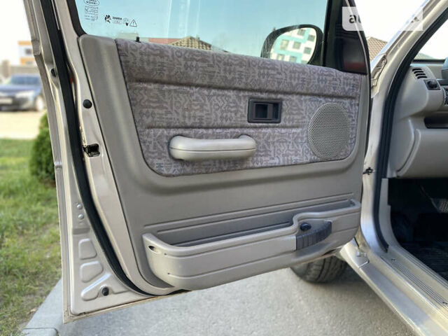 Сірий Ленд Ровер Freelander, об'ємом двигуна 2 л та пробігом 251 тис. км за 3850 $, фото 35 на Automoto.ua