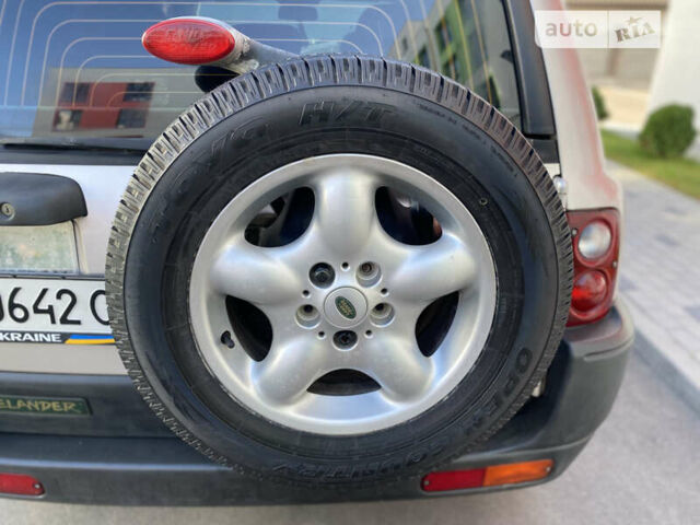 Сірий Ленд Ровер Freelander, об'ємом двигуна 2 л та пробігом 251 тис. км за 3850 $, фото 45 на Automoto.ua