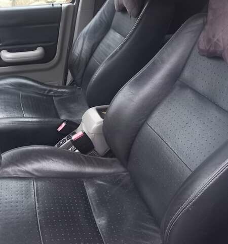 Серый Ленд Ровер Фрилендер, объемом двигателя 1.95 л и пробегом 230 тыс. км за 4800 $, фото 1 на Automoto.ua