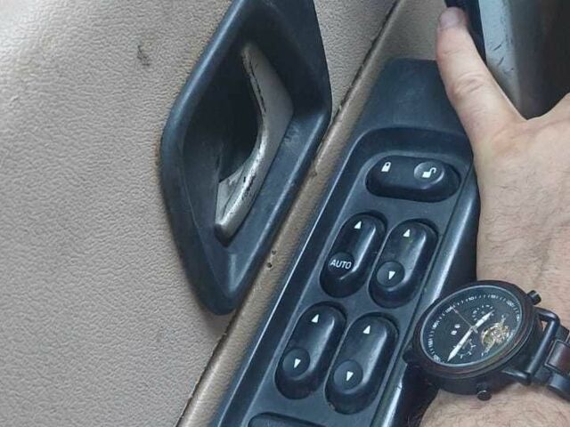 Сірий Ленд Ровер Freelander, об'ємом двигуна 2 л та пробігом 250 тис. км за 3205 $, фото 8 на Automoto.ua