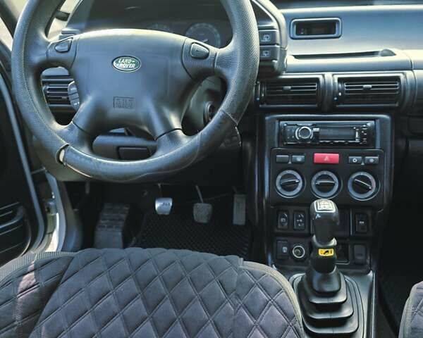 Сірий Ленд Ровер Freelander, об'ємом двигуна 1.8 л та пробігом 285 тис. км за 5100 $, фото 9 на Automoto.ua