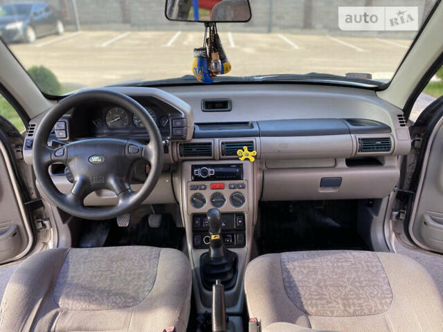 Сірий Ленд Ровер Freelander, об'ємом двигуна 2 л та пробігом 251 тис. км за 3850 $, фото 23 на Automoto.ua