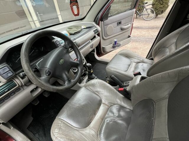 Сірий Ленд Ровер Freelander, об'ємом двигуна 2 л та пробігом 155 тис. км за 2100 $, фото 2 на Automoto.ua