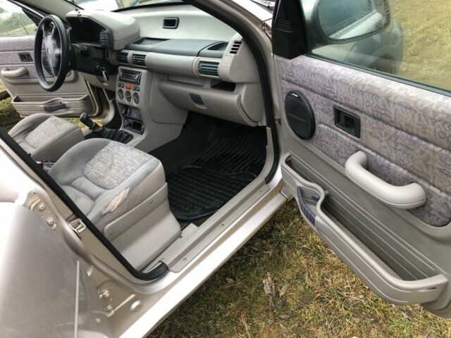 Сірий Ленд Ровер Freelander, об'ємом двигуна 2 л та пробігом 140 тис. км за 2999 $, фото 5 на Automoto.ua