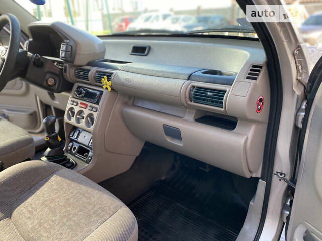 Сірий Ленд Ровер Freelander, об'ємом двигуна 2 л та пробігом 251 тис. км за 3850 $, фото 31 на Automoto.ua