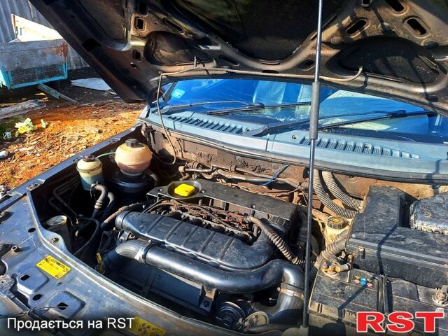 Сірий Ленд Ровер Freelander, об'ємом двигуна 2 л та пробігом 250 тис. км за 2300 $, фото 5 на Automoto.ua