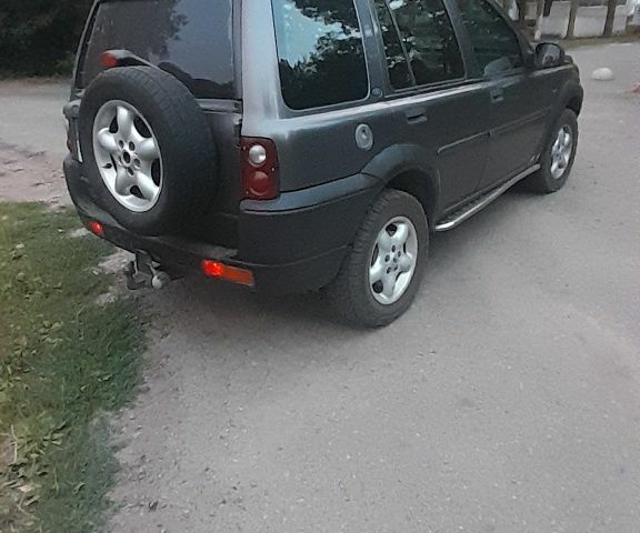 Сірий Ленд Ровер Freelander, об'ємом двигуна 2 л та пробігом 300 тис. км за 2100 $, фото 4 на Automoto.ua