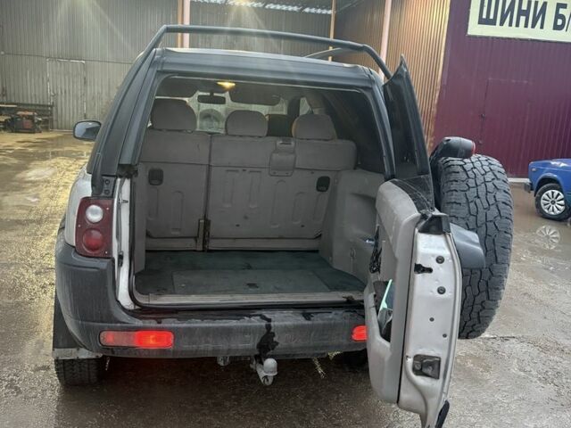Серый Ленд Ровер Фрилендер, объемом двигателя 2 л и пробегом 250 тыс. км за 4900 $, фото 7 на Automoto.ua