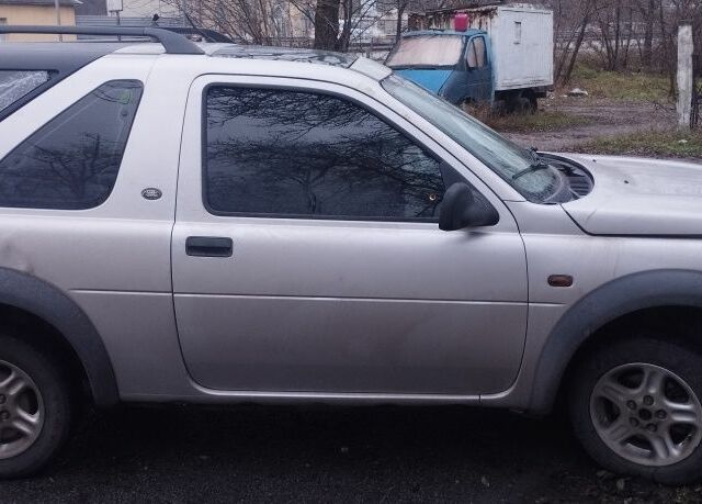 Сірий Ленд Ровер Freelander, об'ємом двигуна 2 л та пробігом 322 тис. км за 1500 $, фото 2 на Automoto.ua