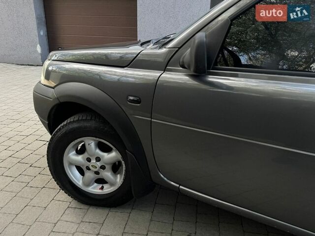 Сірий Ленд Ровер Freelander, об'ємом двигуна 2 л та пробігом 255 тис. км за 7900 $, фото 19 на Automoto.ua