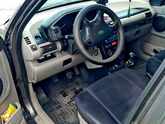 Серый Ленд Ровер Фрилендер, объемом двигателя 2 л и пробегом 167 тыс. км за 3500 $, фото 6 на Automoto.ua