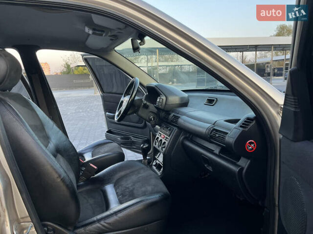 Ленд Ровер Фрилендер 2002 в Каменце-Подольском на Automoto.ua Серый Ленд Ровер Фрилендер, объемом двигателя 2.5 л и пробегом 257 тыс. км за 4999 $, фото 30 на Automoto.ua