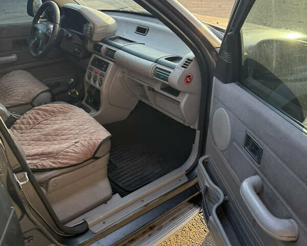 Серый Ленд Ровер Фрилендер, объемом двигателя 1.95 л и пробегом 200 тыс. км за 3900 $, фото 6 на Automoto.ua