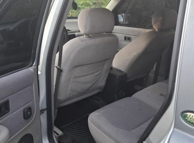 Серый Ленд Ровер Фрилендер, объемом двигателя 2 л и пробегом 200 тыс. км за 3632 $, фото 6 на Automoto.ua