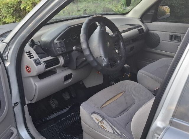 Серый Ленд Ровер Фрилендер, объемом двигателя 2 л и пробегом 200 тыс. км за 3632 $, фото 5 на Automoto.ua