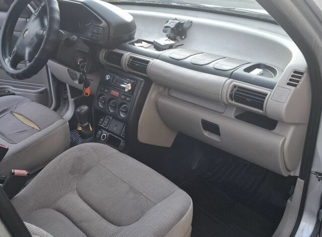 Серый Ленд Ровер Фрилендер, объемом двигателя 2 л и пробегом 200 тыс. км за 3632 $, фото 8 на Automoto.ua