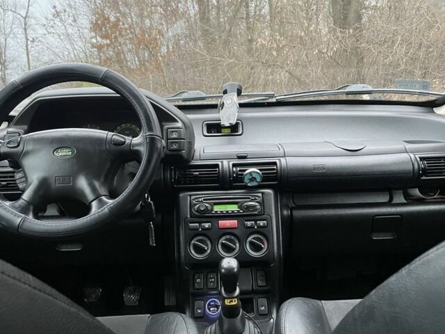 Серый Ленд Ровер Фрилендер, объемом двигателя 2 л и пробегом 386 тыс. км за 3500 $, фото 4 на Automoto.ua