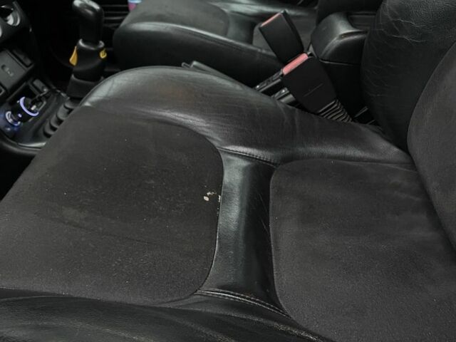 Серый Ленд Ровер Фрилендер, объемом двигателя 2 л и пробегом 386 тыс. км за 3500 $, фото 8 на Automoto.ua