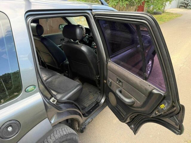 Сірий Ленд Ровер Freelander, об'ємом двигуна 2.5 л та пробігом 225 тис. км за 3709 $, фото 9 на Automoto.ua