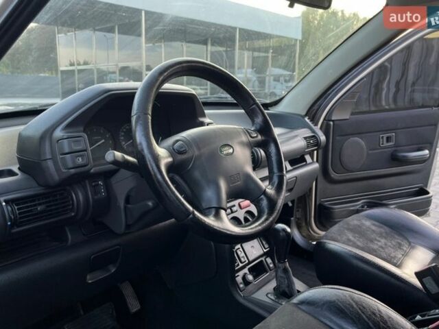 Серый Ленд Ровер Фрилендер, объемом двигателя 2.5 л и пробегом 260 тыс. км за 4499 $, фото 25 на Automoto.ua