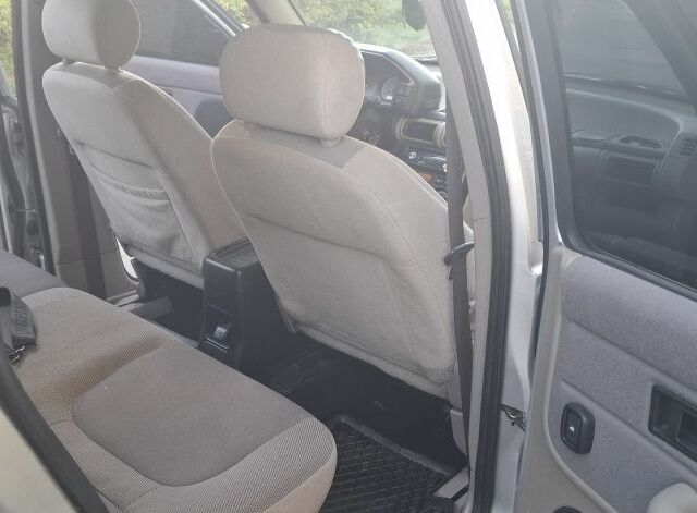 Серый Ленд Ровер Фрилендер, объемом двигателя 2 л и пробегом 200 тыс. км за 3632 $, фото 9 на Automoto.ua