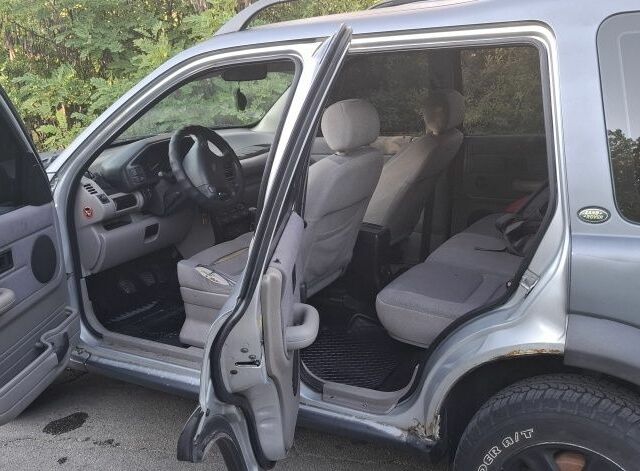 Серый Ленд Ровер Фрилендер, объемом двигателя 2 л и пробегом 200 тыс. км за 3632 $, фото 7 на Automoto.ua