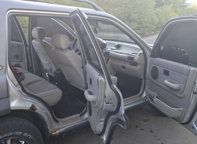 Серый Ленд Ровер Фрилендер, объемом двигателя 2 л и пробегом 200 тыс. км за 3632 $, фото 10 на Automoto.ua