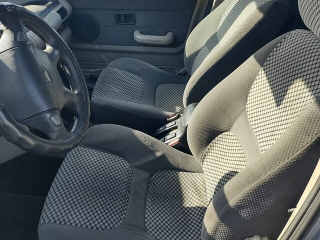 Серый Ленд Ровер Фрилендер, объемом двигателя 2 л и пробегом 300 тыс. км за 3600 $, фото 9 на Automoto.ua