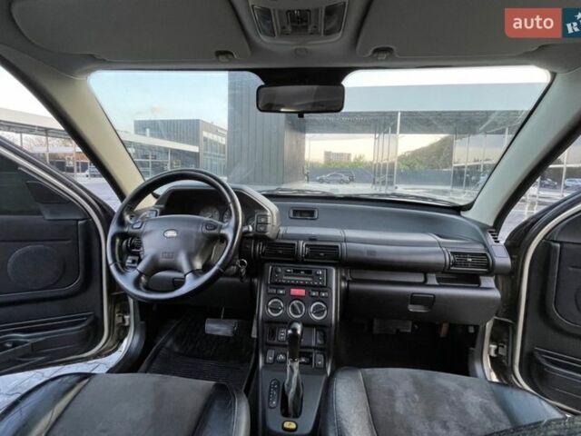 Серый Ленд Ровер Фрилендер, объемом двигателя 2.5 л и пробегом 260 тыс. км за 4499 $, фото 32 на Automoto.ua