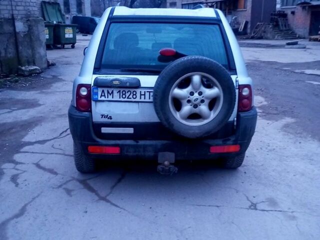 Серый Ленд Ровер Фрилендер, объемом двигателя 2 л и пробегом 30000 тыс. км за 4500 $, фото 3 на Automoto.ua