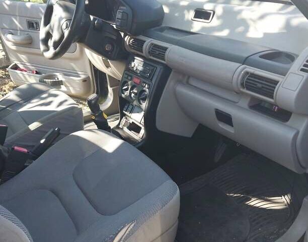 Серый Ленд Ровер Фрилендер, объемом двигателя 1.8 л и пробегом 137 тыс. км за 4000 $, фото 5 на Automoto.ua